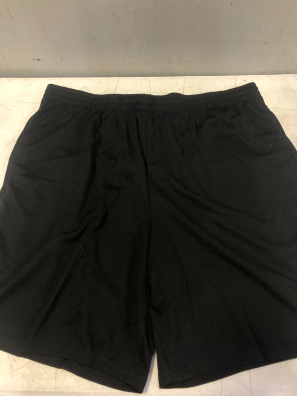 Photo 2 of Amazon Essentials Men's Stretch Short fit XL