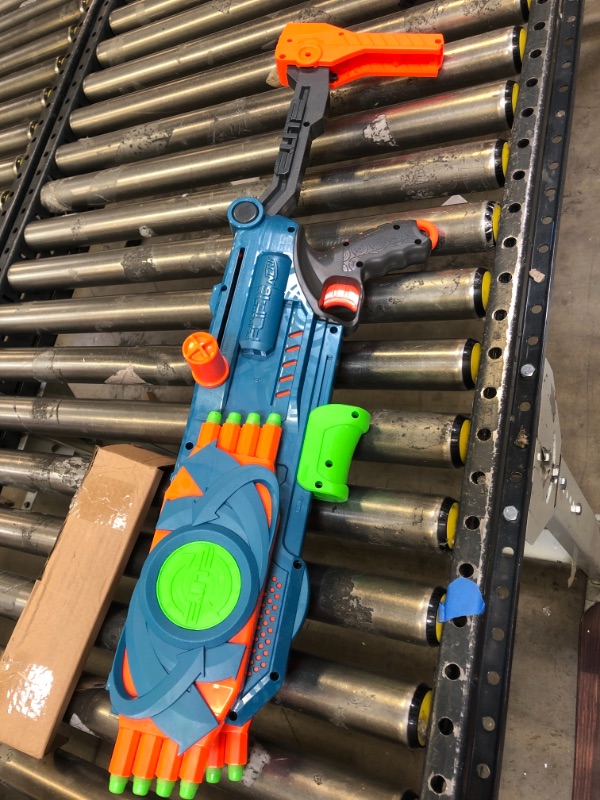 Photo 1 of NERF Elite 2.0 Flipshots Flip-16 Blaster with 16 Dart Barrels That Flip to Double Your Firepower, 16-Dart Capacity, 16 Elite Darts
MISSING 2 DARTS.