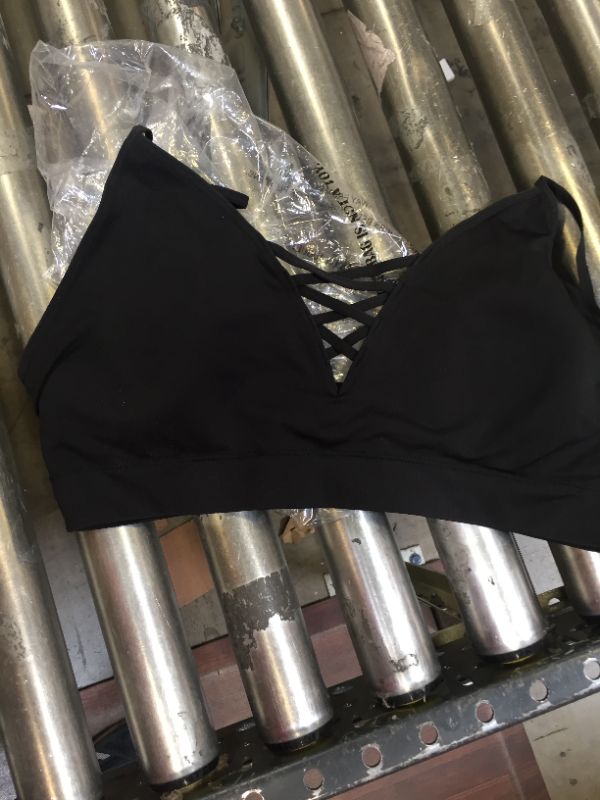 Photo 2 of No Boundaries Women's Seamless Pullover Strappy Front Bralette----(XXXL)-----(BLACK)
