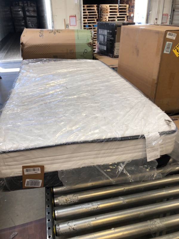 Photo 1 of Twin Mattress, Avenco Hybrid Twin Mattress for Kids, 10 Inch Pocket Spring and Gel Memory Foam Mattress Twin, Medium Firm, Strong Edge Support, CertiPUR-US, 100 Nights Trial.
MAYBE DUSTY FROM TRANSIT.
