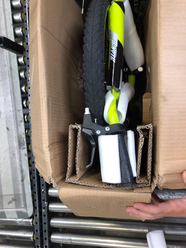 Photo 1 of Huffy Kids Bike Go Girl & Ignyte 20 inch, Quick Connect or Regular Assembly, Kickstand Included
MISSING PEDDLES. 