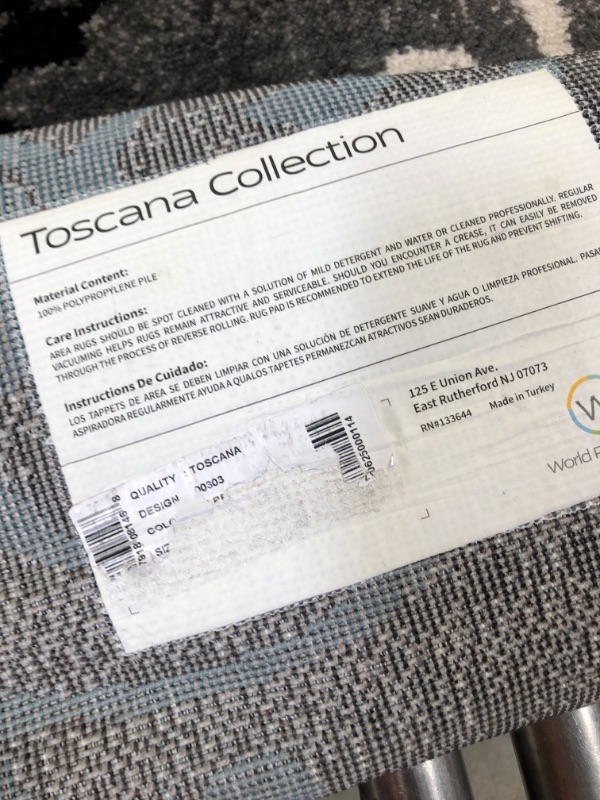 Photo 3 of Toscana Collection circle rug, first picture is of design only. see pictures please. aprox 6'x6'