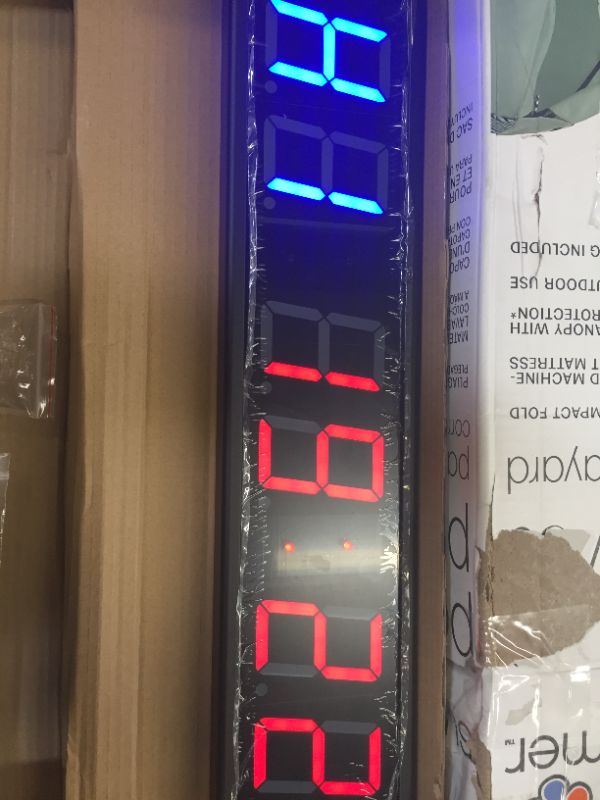 Photo 3 of BTBSIGN LED Interval Timer Fitness Gym Timers Count Down/Up Stopwatch with Remote 3'' (Blue and Red)