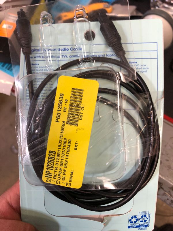 Photo 2 of Onn 100008593 Digital Optical Audio Cable, 6? Black
