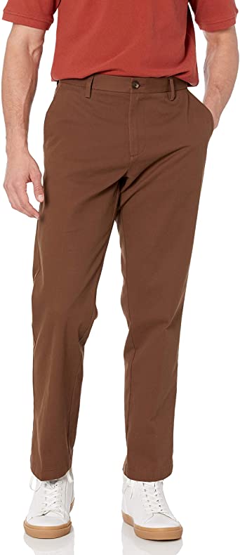 Photo 1 of Amazon Essentials Men's Classic-fit Wrinkle-Resistant Flat-Front Chino Pant size 32 x 32 
