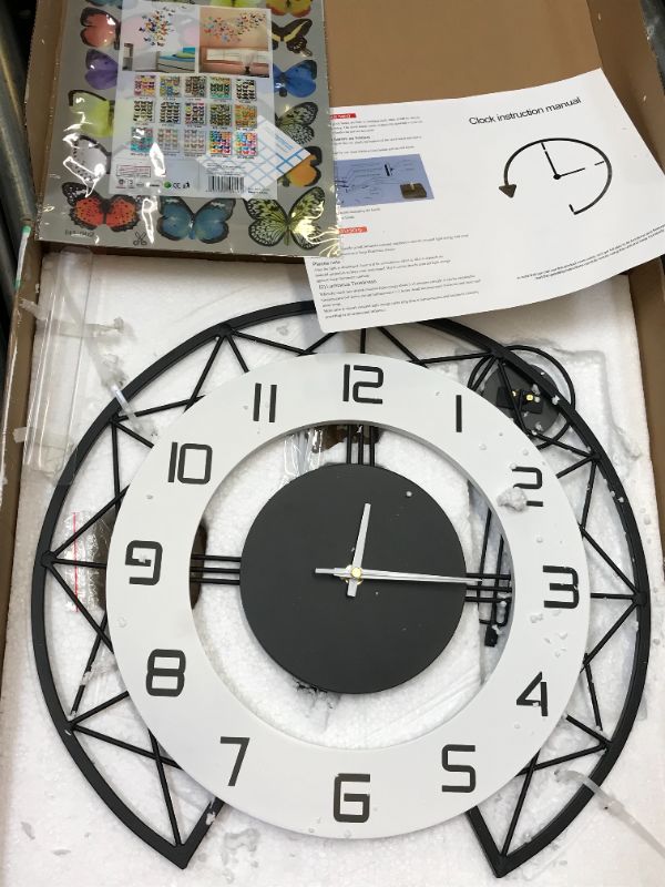 Photo 3 of 17 inches clock color black and white