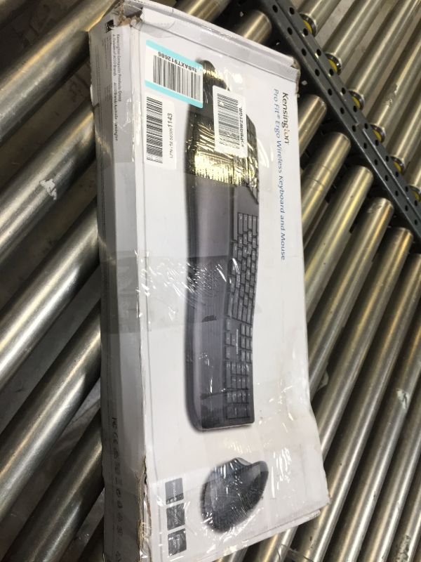 Photo 4 of Kensington Pro Fit Ergonomic Wireless Keyboard and Mouse - Black (K75406US)
DAMAGES TO PACKAGING (MISSING CHIP FOR MOUSE)