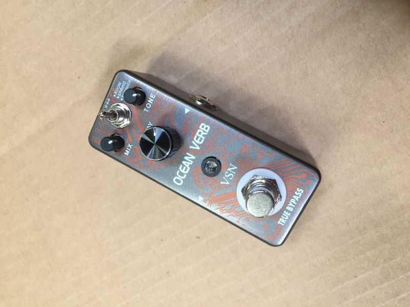 Photo 4 of VSN Guitar Reverb Effect Pedal Digital Pedals Reverb Ocean Verb Effects Pedal Room/Spring/Shimmer 3 Modes for Electric Guitar Bass True Bypass
