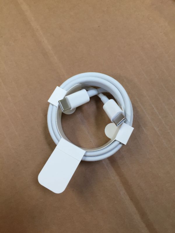 Photo 3 of Apple USB-C Charge Cable (2m)
