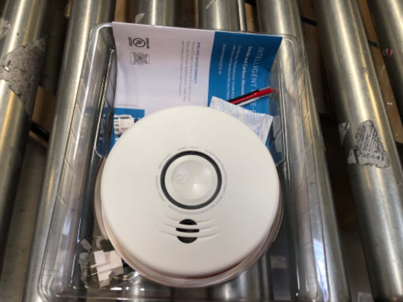 Photo 2 of 10 Year Worry-Free Sealed Battery Combination Smoke and Carbon Monoxide Detector with Wire-Free Interconnect
