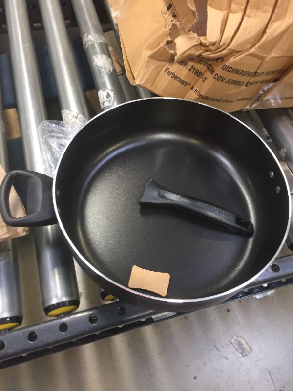 Photo 4 of Farberware Dishwasher Safe Nonstick Jumbo Cooker/Saute Pan with Helper Handle - 6 Quart, Black
