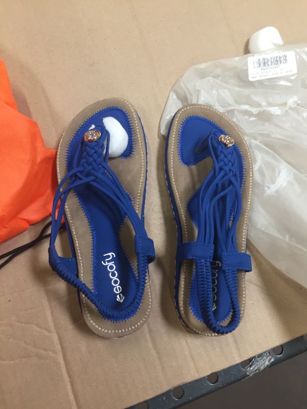 Photo 2 of sandals      does not say size    my guess is 6 