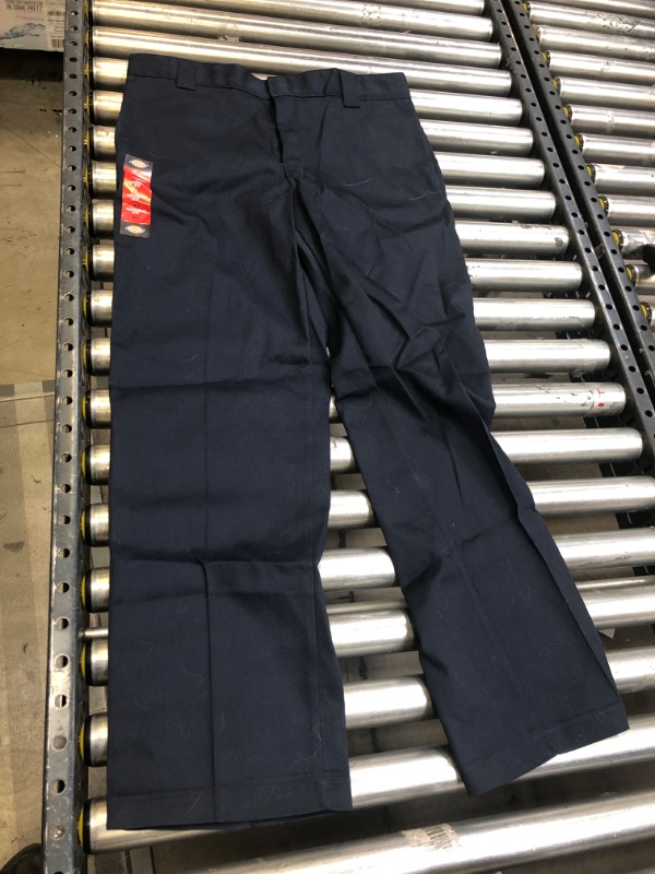 Photo 2 of Dickies Men's 874 Flex Work Pant
Color:Dark Navy
Size: 36W x 32L
Pre-Owned. Unworn. Pet Hair