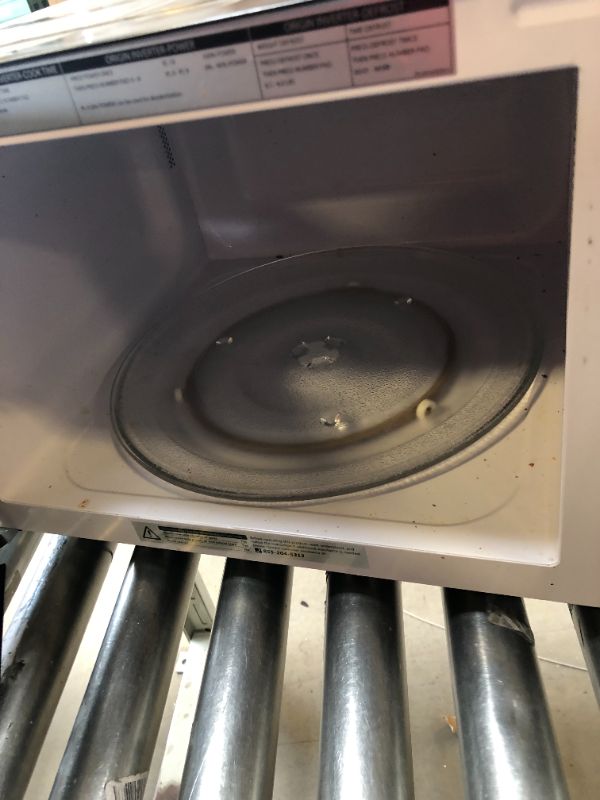 Photo 1 of Toshiba ML-EM45PIT(SS) Microwave Oven with Origin Inverter Technology, LCD Display and Smart Sensor, 1.6 Cu.ft, Stainless Steel
(DIRTY)
