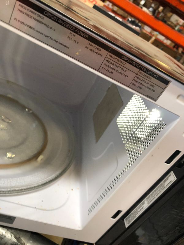 Photo 1 of Toshiba ML-EM45PIT(SS) Microwave Oven with Origin Inverter Technology, LCD Display and Smart Sensor, 1.6 Cu.ft, Stainless Steel
(DIRTY)