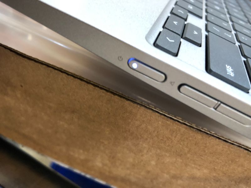 Photo 8 of Lenovo Chromebook C340 2-in-1-11.6" HD Touch - Celeron N4000-4GB - 32GB eMMC - Gray
(REFURBISHED)
