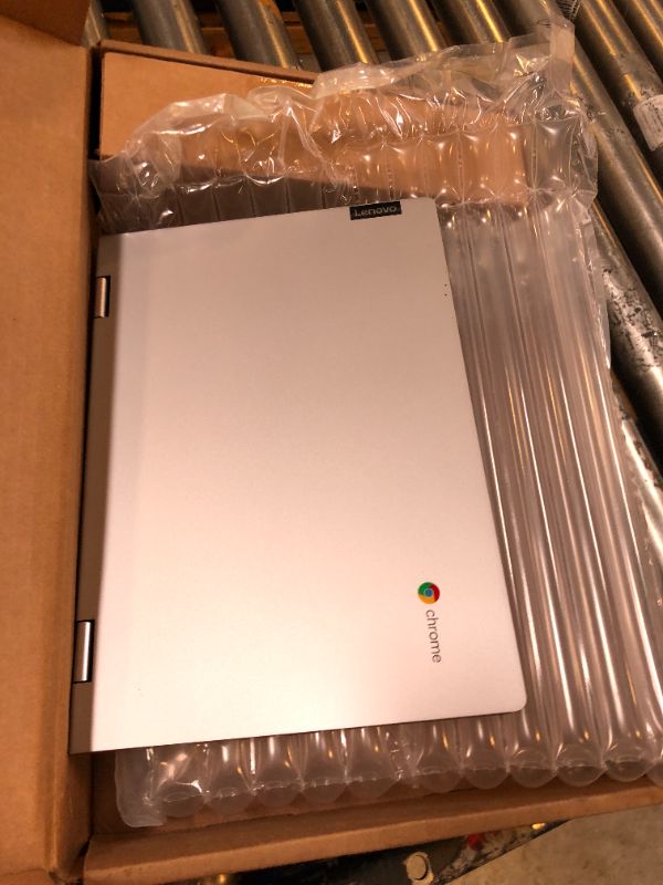 Photo 3 of Lenovo Chromebook C340 2-in-1-11.6" HD Touch - Celeron N4000-4GB - 32GB eMMC - Gray
(REFURBISHED)
