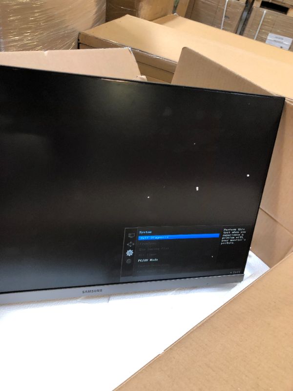 Photo 2 of SAMSUNG 23.5” CF396 Curved Computer Monitor, AMD FreeSync for Advanced Gaming, 4ms Response Time, Wide Viewing Angle, Ultra Slim Design, LC24F396FHNXZA, Black
(LIKE NEW)
