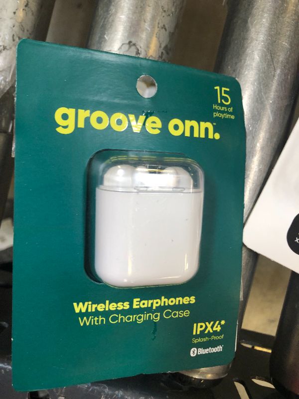 Photo 2 of onn. Groove True Wireless Earphones, White IPX4 Splash proof w/Charging Case
(UNABLE TO TEST FUNCTIONALITY)