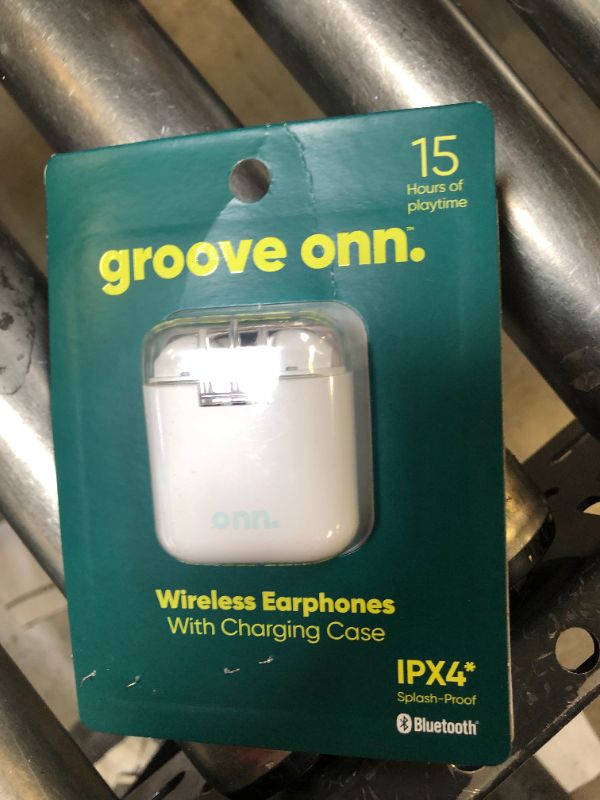 Photo 1 of onn. Groove True Wireless Earphones, White IPX4 Splash proof w/Charging Case 
(UNABLE TO TEST FUNCTIONALITY)
