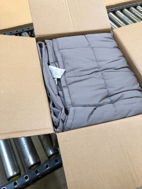 Photo 3 of Amazon Basics All-Season Cotton Weighted Blanket - 20-Pound, 60" x 80" (Full/Queen), Dark Gray
