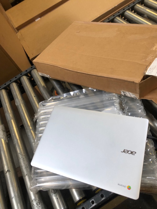 Photo 4 of Acer Chromebook 315 15.6" HD Intel N4000 4GB RAM 32GB eMMC Webcam BT Chrome OS , Silver