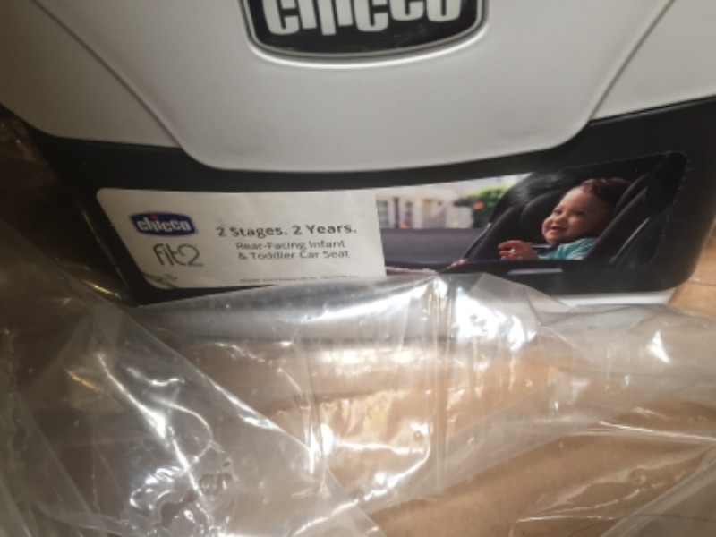 Photo 3 of Chicco Fit2 Infant & Toddler Car Seat