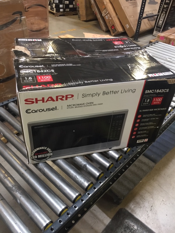 Photo 6 of Sharp Carousel 23'' 1.8 cu.ft. Countertop Microwave
(LIKE NEW)

