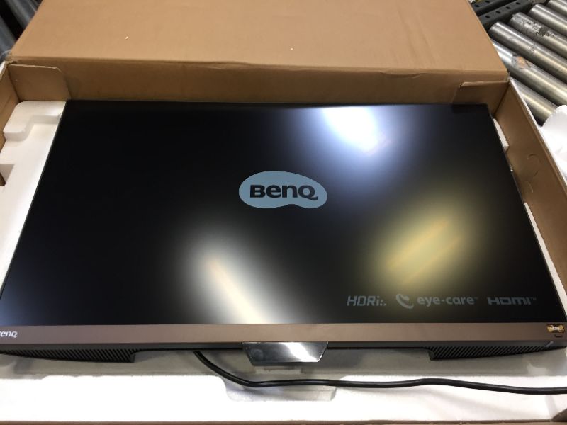 Photo 2 of BenQ EW2780U 27" IPS Ultra HD 3840x2160 4K monitor HDMI DisplayPort USB Type-C
