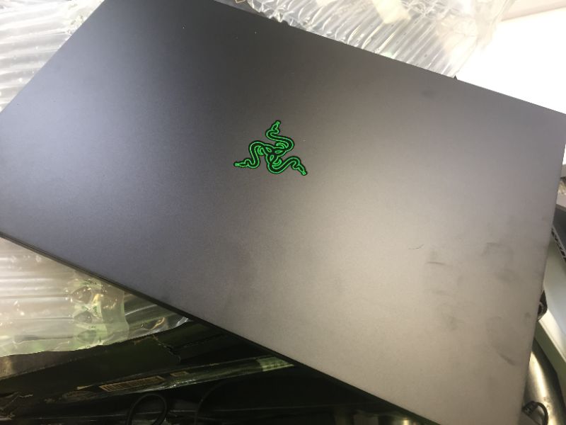 Photo 3 of Razer Blade 15 Gaming Laptop: NVIDIA GeForce RTX 3060 - 12th Gen Intel 14-Core i7 CPU - 15.6” QHD 240Hz - 16GB DDR5 RAM - 1TB PCIe SSD - Windows 11 - CNC Aluminum - Chroma RGB - Thunderbolt 4
LOCKED!!!