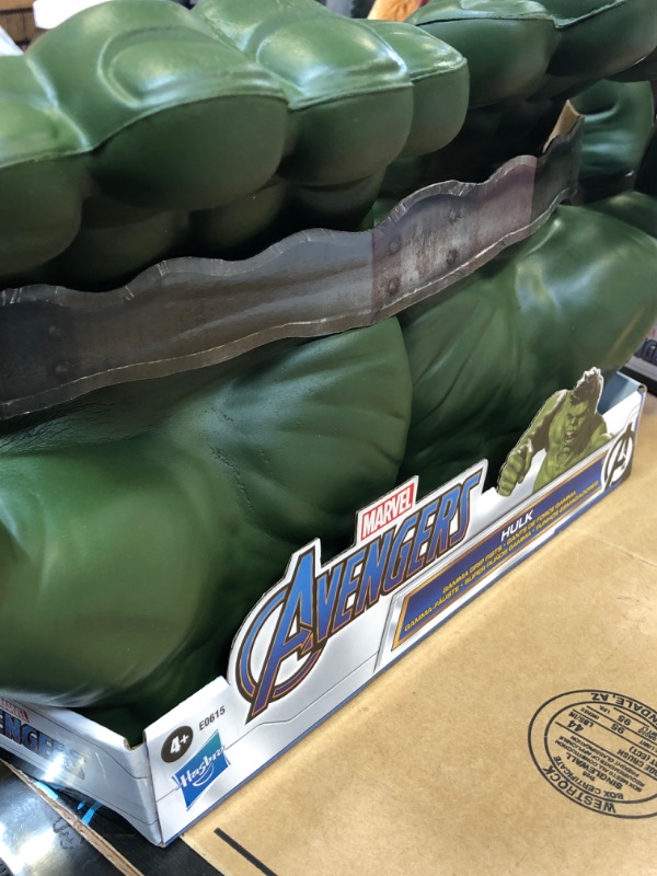 Photo 3 of Hasbro Marvel Avengers Gamma Grip Hulk Fists
