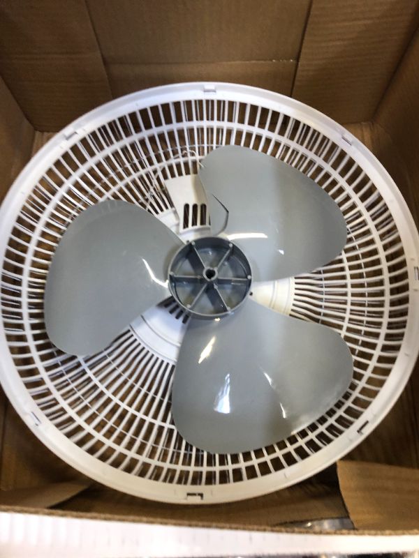 Photo 4 of Comfort Zone CZ121WT Quiet 3-Speed 12-inch Oscillating Table Fan with Adjustable Tilt
