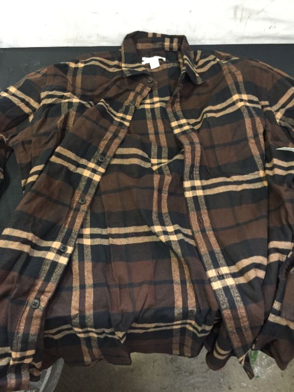 Photo 2 of Amazon Essentials Men's Regular-fit Long-Sleeve Flannel Shirt
MEDIUM