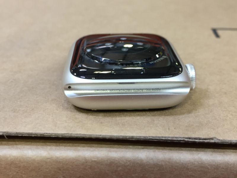 Photo 6 of Apple Watch Series 7 [GPS 41mm] Smart Watch w/ Starlight Aluminum Case with Starlight Sport Band. Fitness Tracker, Blood Oxygen & ECG Apps, Always-On Retina Display, Water Resistant
(MINOR STAINS ON WRISTBAND, DAMAGES TO PACKAGING)