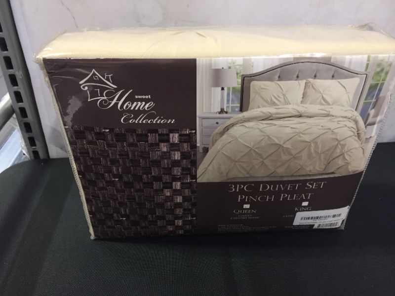 Photo 2 of 3 Piece Luxury Pinch Pleat Pintuck Fashion Duvet Set, Queen, Cream