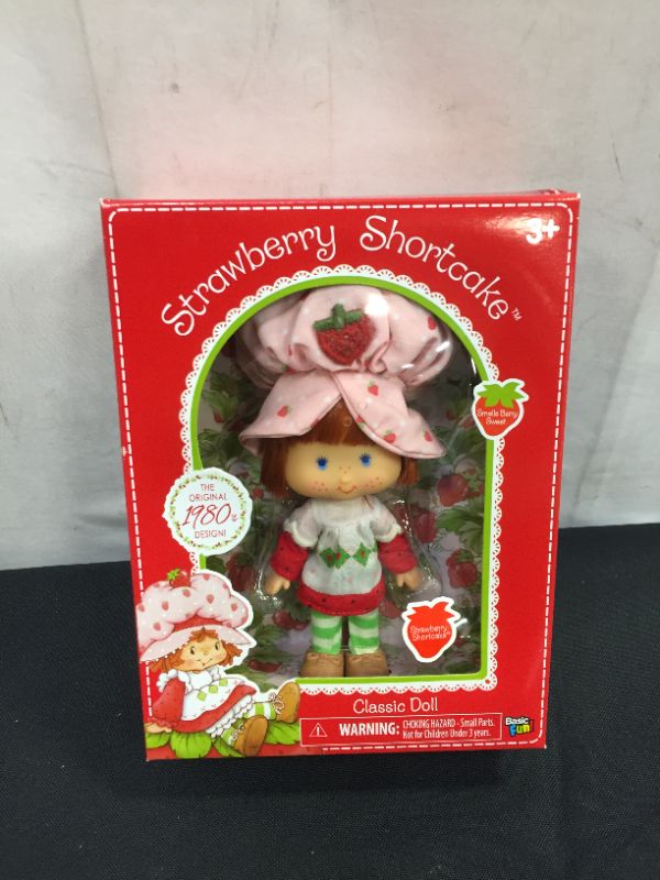 Photo 2 of Strawberry Shortcake the Original 1980s Design Classic Doll