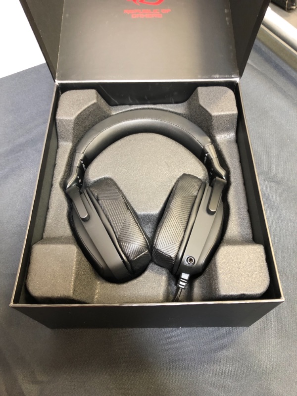 Photo 2 of ASUS ROG Delta S Gaming Headset with USB-C | Ai Powered Noise-Canceling Microphone | Over-Ear Headphones for PC, Mac, Nintendo Switch, and Sony Playstation | Ergonomic Design , Black
