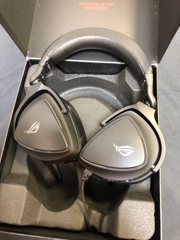 Photo 3 of ASUS ROG Delta S Gaming Headset with USB-C | Ai Powered Noise-Canceling Microphone | Over-Ear Headphones for PC, Mac, Nintendo Switch, and Sony Playstation | Ergonomic Design , Black
