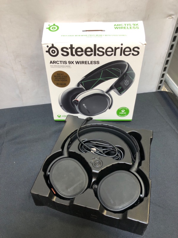 Photo 2 of SteelSeries Arctis 9X Wireless Gaming Headset – Integrated Xbox Wireless + Bluetooth – 20+ Hour Battery Life – for Xbox One and Series X
