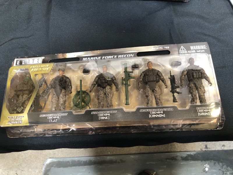 Photo 2 of Elite Force Marine Recon Action Figures – 5 Pack Military Toy Soldiers Playset | Realistic Gear and Accessories – Sunny Days Entertainment
