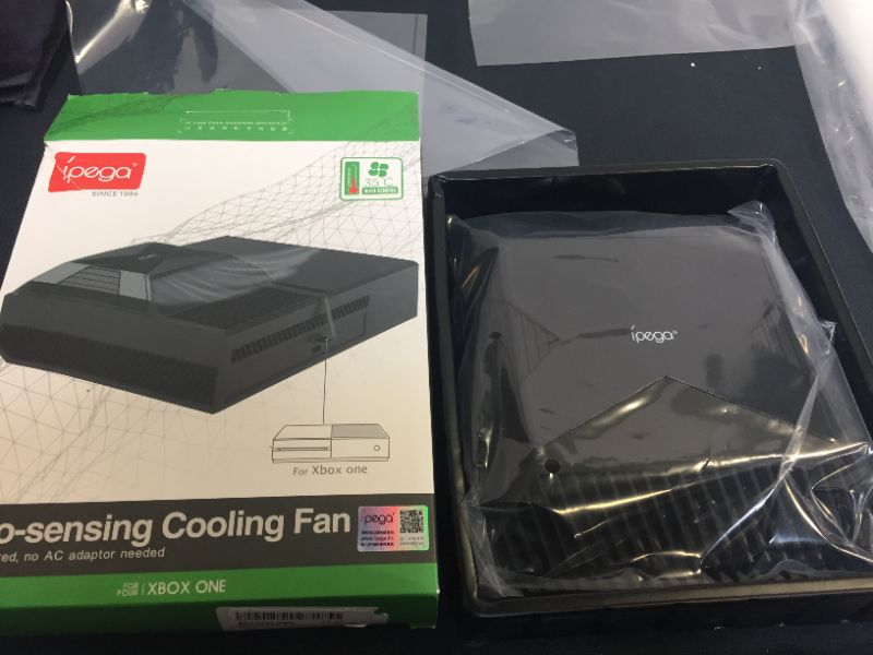 Photo 2 of Auto-Sensing Cooling Fan for XBOX ONE by iPega
