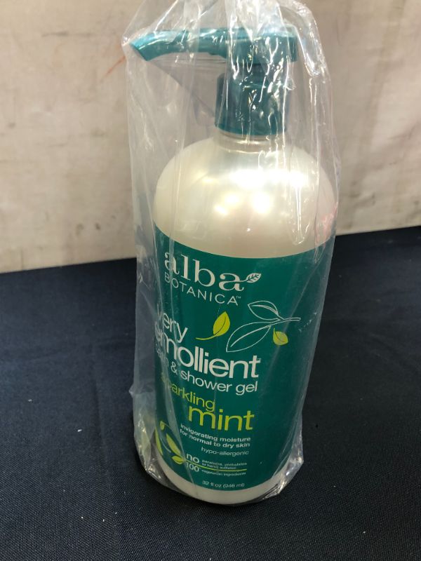 Photo 2 of Alba Botanica Very Emollient Bath & Shower Gel, Sparkling Mint, 32 fl oz