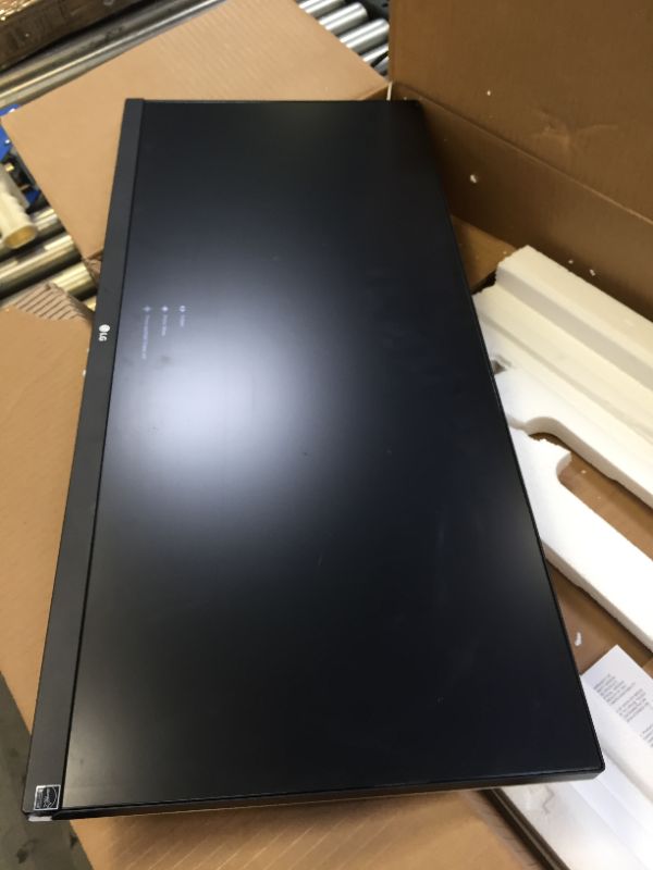 Photo 7 of LG 29WN600-W 29" 21:9 UltraWide WFHD IPS HDR10 Monitor with FreeSync, Silver. SCRATCHES ON ITEM, POWERS ON, POWER BUTTON JAMMED, BOX PACKAGING DAMAGED