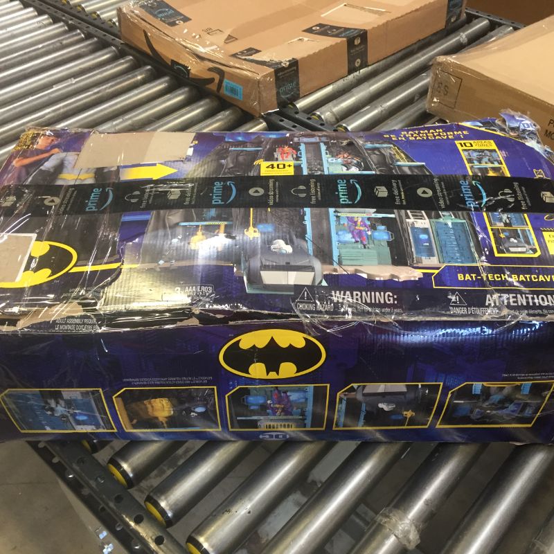 Photo 2 of Batman, Bat-Tech Batcave, Giant Transforming Playset with Exclusive 4” Batman Figure and Accessories, Kids Toys for Boys Aged 4 and Up
