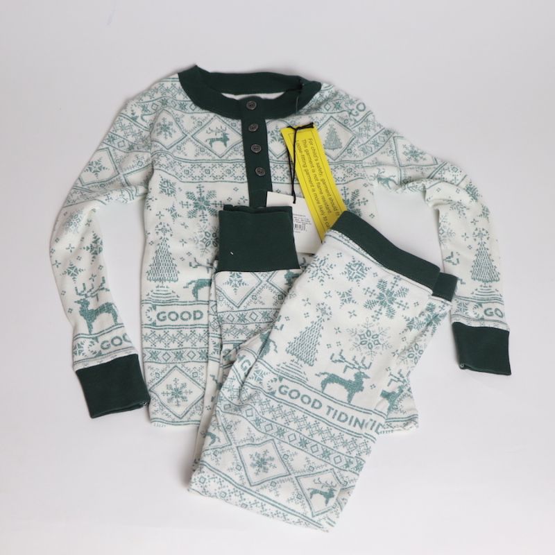 Photo 1 of CASE OF 6-- Hearth & Hand™ with Magnolia Holiday ‘Good Tidings’ KIDS Pajamas - Size 6 GREEN
