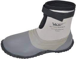 Photo 1 of ForEverlast Ray-Guard Reef Wading & Fishing Boots for Men and Women, Hard Soled Vulcanized Rubber Bottom, Neoprene, Lightweight, Waterproof. SIZE 10. MODERATE USE, SOME WEAR ON TREADS
