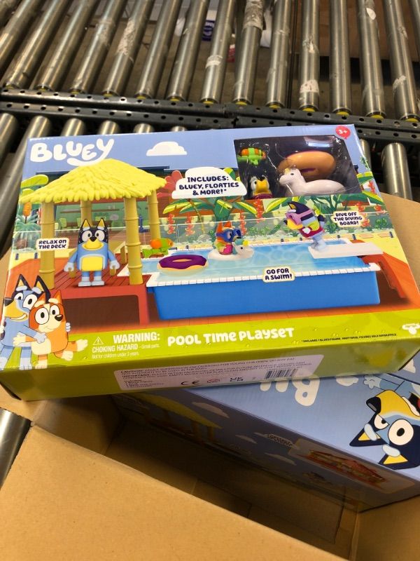 Photo 3 of Bluey Pool Time Playset
pack of 3