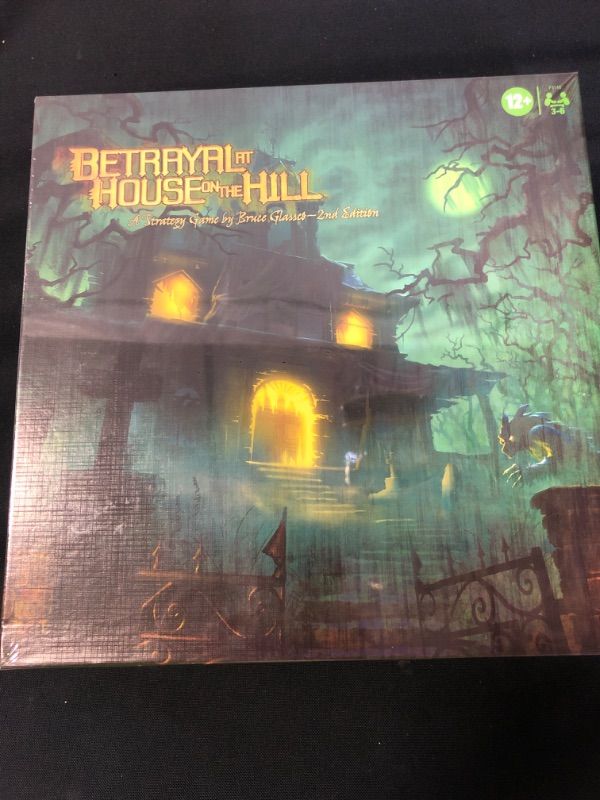 Photo 2 of Hasbro Gaming Avalon Hill Betrayal at The House on The Hill Second Edition Cooperative Board Game, Ages 12 and Up, 3-6 Players, 50 Chilling Scenarios
