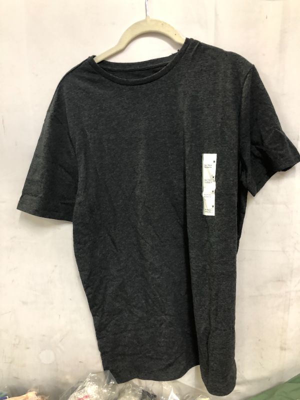 Photo 2 of Men's Short Sleeve Perfect T-Shirt - Goodfellow & Co M

