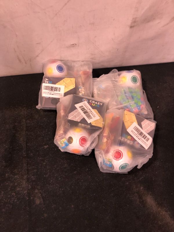 Photo 1 of PACK OF TOYS 